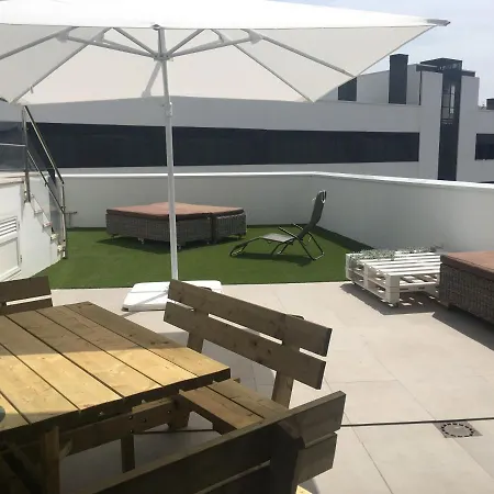 Bright Apartment, Community Pool And Own Private Pool On Splendid Terrace, Garage, 900m, Mountains 200m 公寓 *