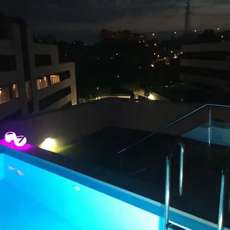 Bright Apartment, Community Pool And Own Private Pool On Splendid Terrace, Garage, 900m, Mountains 200m 埃斯特波纳