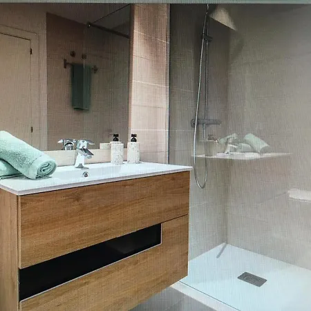 Bright Apartment, Community Pool And Own Private Pool On Splendid Terrace, Garage, 900m, Mountains 200m Apartamento