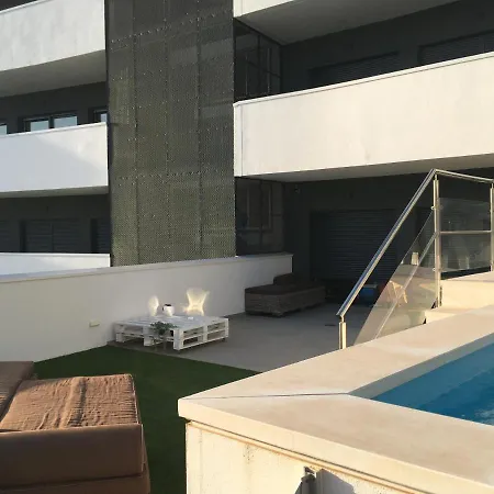 Bright Apartment, Community Pool And Own Private Pool On Splendid Terrace, Garage, 900m, Mountains 200m 公寓 *