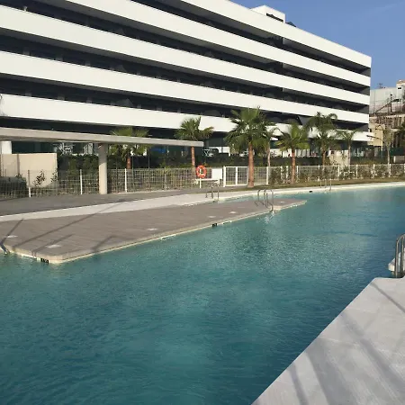 Bright Apartment, Community Pool And Own Private Pool On Splendid Terrace, Garage, 900m, Mountains 200m * 埃斯特波纳