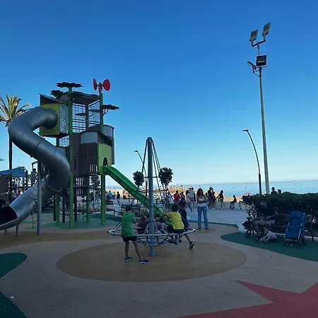 公寓 Bright Apartment, Community Pool And Own Private Pool On Splendid Terrace, Garage, 900m, Mountains 200m 埃斯特波纳