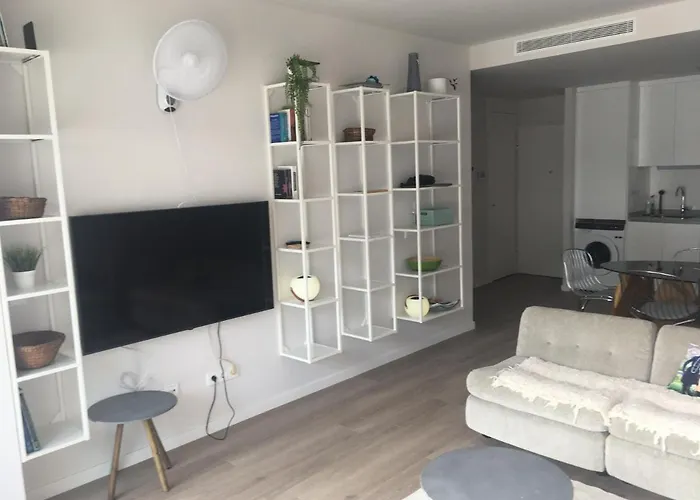 Bright Apartment, Community Pool And Own Private Pool On Splendid Terrace, Garage, 900m, Mountains 200m * Estepona