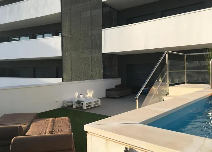 Bright Apartment, Community Pool And Own Private Pool On Splendid Terrace, Garage, 900m, Mountains 200m Appartement *