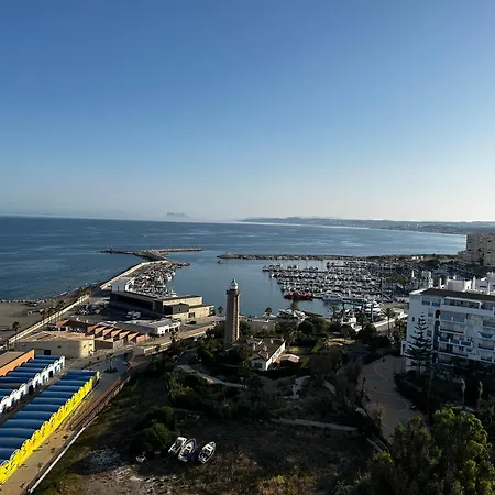 Apartamento Bright Apartment, Community Pool And Own Private Pool On Splendid Terrace, Garage, 900m, Mountains 200m Estepona