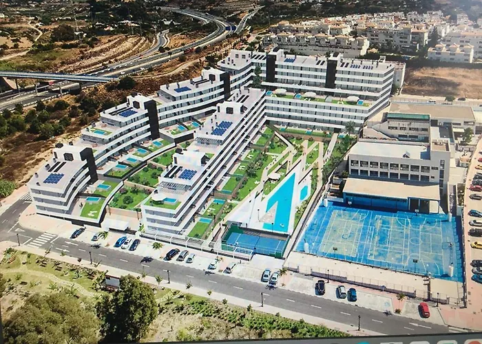 Bright Apartment, Community Pool And Own Private Pool On Splendid Terrace, Garage, 900m, Mountains 200m Estepona