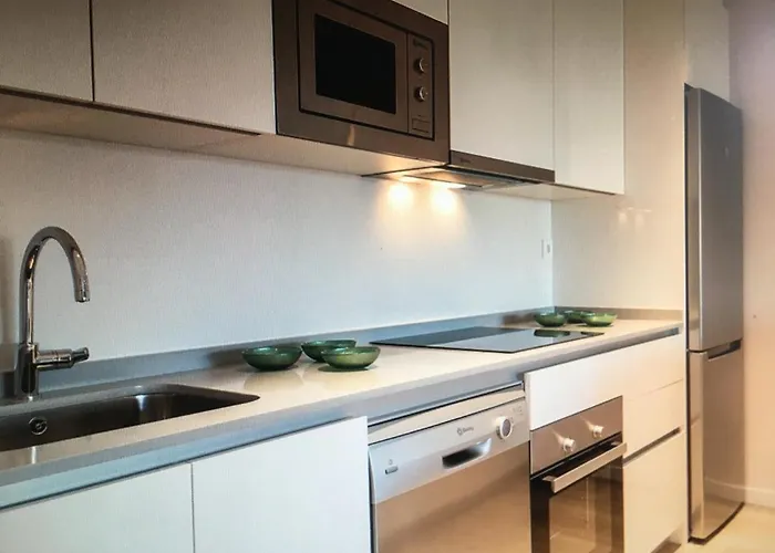 Bright Apartment, Community Pool And Own Private Pool On Splendid Terrace, Garage, 900m, Mountains 200m Estepona