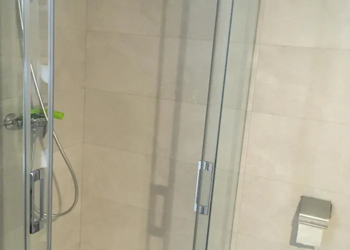 Daire Bright Apartment, Community Pool And Own Private Pool On Splendid Terrace, Garage, 900m, Mountains 200m Estepona