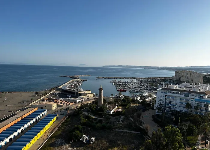 Appartamento Bright Apartment, Community Pool And Own Private Pool On Splendid Terrace, Garage, 900m, Mountains 200m Estepona