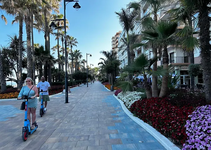 Bright Apartment, Community Pool And Own Private Pool On Splendid Terrace, Garage, 900m, Mountains 200m Daire