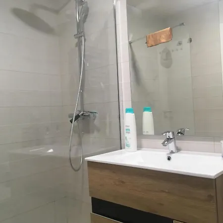 Апартаменты Bright Apartment, Community Pool And Own Private Pool On Splendid Terrace, Garage, 900m, Mountains 200m Эстепона