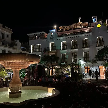 Apartamento Bright Apartment, Community Pool And Own Private Pool On Splendid Terrace, Garage, 900m, Mountains 200m *