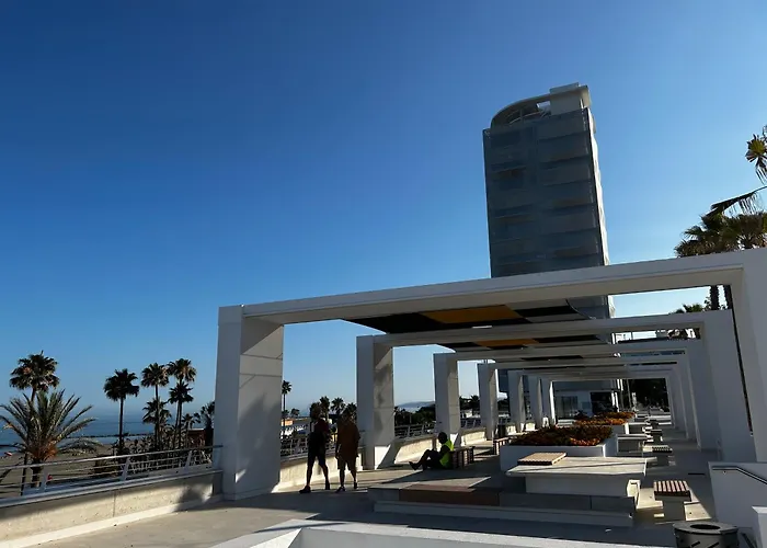 Bright Apartment, Community Pool And Own Private Pool On Splendid Terrace, Garage, 900m, Mountains 200m * Estepona