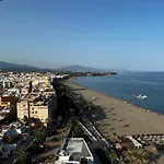 Oasis: Beachfront With Dual Pools And Mountain Views Apartment
